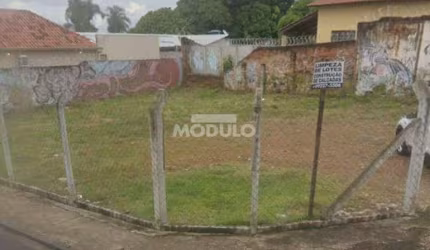 Excelente terreno de esquina no Fundinho