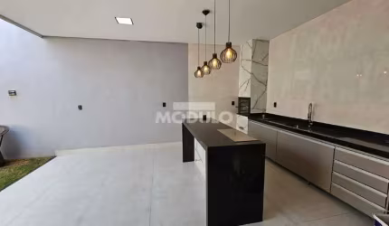 Casa com fino acabamento no Jardim Botanico
