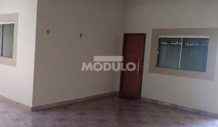 CASA RESIDENCIAL à venda, 3 quartos, 1 suíte, 2 vagas, JARDIM DAS PALMEIRAS - Uberlândia/MG