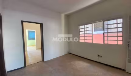 Casa comercial para locação Bairro Aparecida