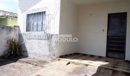 Casa residencial para locação, bairro Saraiva