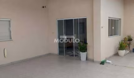 CASA RESIDENCIAL à venda, 3 quartos, 1 suíte, 3 vagas, Granada - Uberlândia/MG