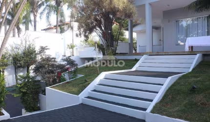 CASA RESIDENCIAL à venda, 3 quartos, 2 suítes, 8 vagas, CIDADE JARDIM - Uberlândia/MG