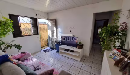 Colonia com 3 casas a venda no Granada