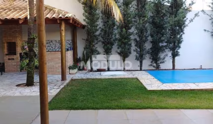 Excelente Casa com Fino Acabamento Santa Monica
