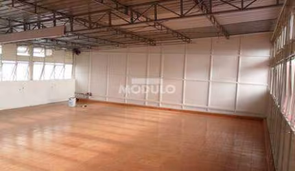 Prédio comercial para locação no Centro da cidade