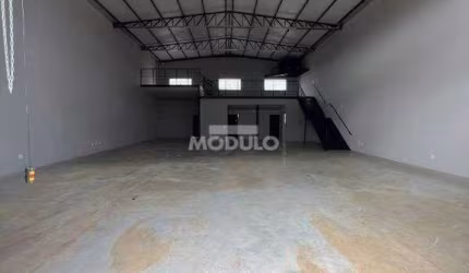Galpão/Depósito/Barracão à venda, 2 vagas, NOVO MUNDO - Uberlândia/MG
