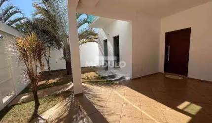 Casa residencial para locação, bairro Jardim Karaiba
