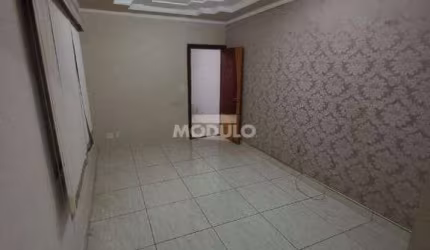 CASA RESIDENCIAL à venda, 3 quartos, 1 suíte, 3 vagas, JARDIM PATRICIA - Uberlândia/MG