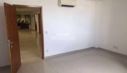 Sala comercial para locação no Osvaldo Rezende