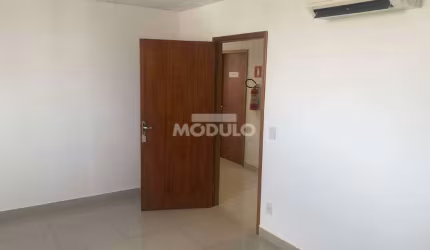 Sala comercial para locação no Osvaldo Rezende