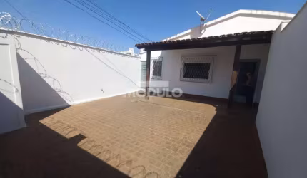 Casa residencial para locação, bairro Patrimônio