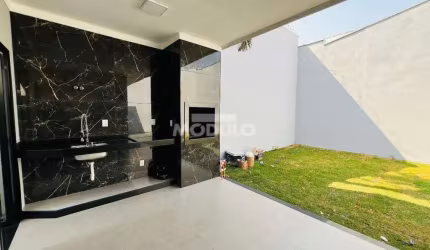 CASA RESIDENCIAL à venda, 3 quartos, 1 suíte, 2 vagas, NOVO MUNDO - Uberlândia/MG