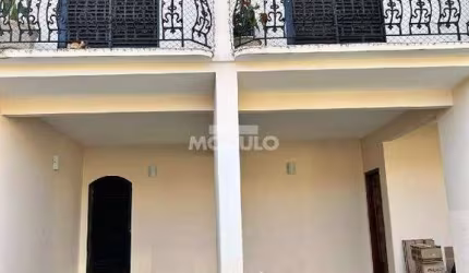 CASA COMERCIAL / RESIDENCIAL à venda, 5 quartos, 3 suítes, 5 vagas, Santa Mônica - Uberlândia/MG