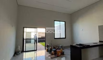 Excelente Casa com Fino Acabamento Jd Brasilia