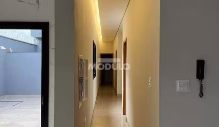 CASA RESIDENCIAL à venda, 3 quartos, 3 suítes, 4 vagas, NOVO MUNDO - Uberlândia/MG
