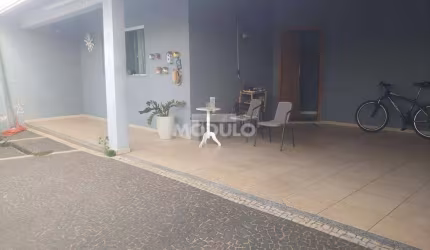 CASA RESIDENCIAL à venda, 3 quartos, 1 suíte, ALTO UMUARAMA - Uberlândia/MG