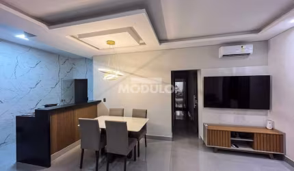 CASA RESIDENCIAL à venda, 3 quartos, 1 suíte, 4 vagas, SAO JORGE - Uberlândia/MG