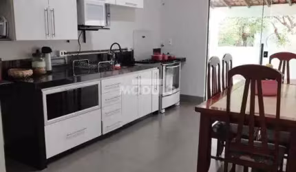 CASA RESIDENCIAL à venda, 2 quartos, 1 suíte, 2 vagas, Laranjeiras - Uberlândia/MG