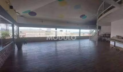 Prédio comercial para locação no Tabajaras