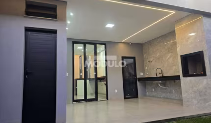 Excelente Casa com Fino Acabamento Verde Umuarama