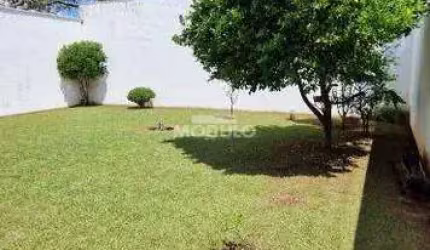 Excelente Casa com Fino Acabamento Jardim Karaiba
