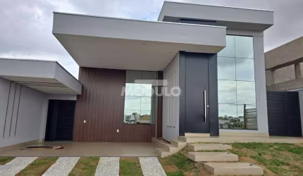 EXCELENTE CASA À VENDA NO CONDOMÍNIO TAMBORÉ, UBERLÂNDIA-MG