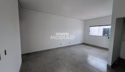Casa a venda Novo Mundo com 2 quartos e suite