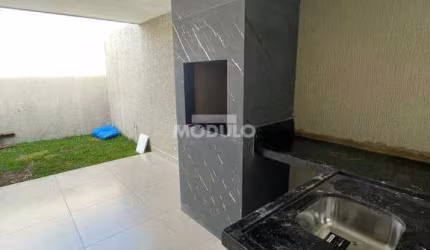 CASA RESIDENCIAL à venda, 3 quartos, 1 suíte, 2 vagas, NOVO MUNDO - Uberlândia/MG