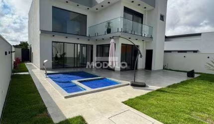 Sobrado condominio Alphaville, 4 suites com closet e area gourmet completa