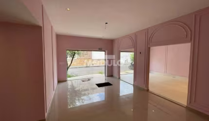 Loja comercial para locação, bairro Lidice