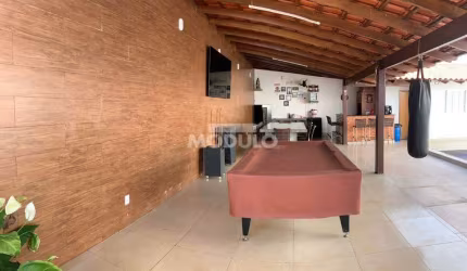 CASA RESIDENCIAL à venda, 3 quartos, 1 suíte, 5 vagas, CIDADE JARDIM - Uberlândia/MG