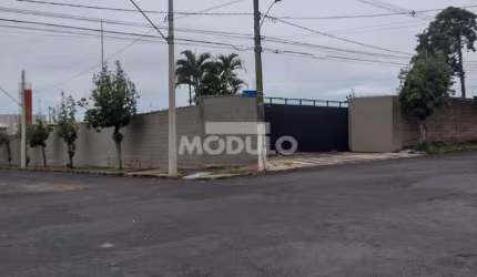 Galpão comercial para locação no bairro Tibery