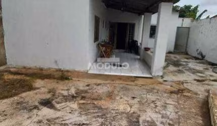CASA RESIDENCIAL à venda, 3 quartos, 1 suíte, 4 vagas, Granada - Uberlândia/MG