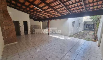 CASA RESIDENCIAL à venda, 3 quartos, 1 suíte, 3 vagas, Laranjeiras - Uberlândia/MG