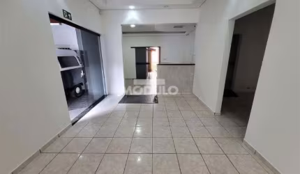Excelente Casa Comercial no Martins