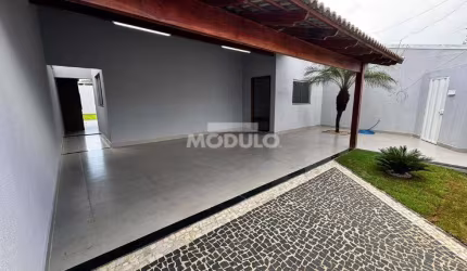 CASA RESIDENCIAL à venda, 3 quartos, 1 suíte, 4 vagas, Jardim Europa - Uberlândia/MG