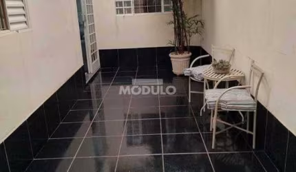 CASA RESIDENCIAL à venda, 3 quartos, 1 suíte, 2 vagas, Presidente Roosevelt - Uberlândia/MG