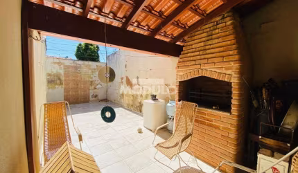 CASA RESIDENCIAL à venda, 4 quartos, 1 suíte, 2 vagas, Tubalina - Uberlândia/MG