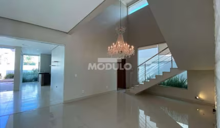 Casa estilo sobrado para locação em condomínio no NOVA UBERLANDIA
