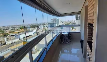 APARTAMENTO à venda, 3 quartos, 1 suíte, 2 vagas, Santa Mônica - Uberlândia/MG