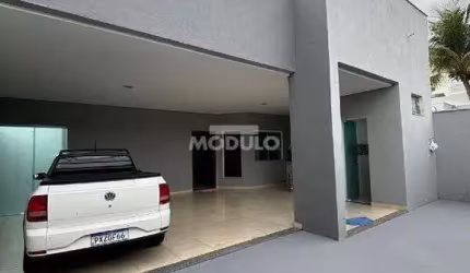 Casa residencial para locação, bairro Granada com 3 quartos