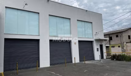 Loja comercial para locação, bairro Tibery