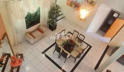 CASA RESIDENCIAL à venda, 4 quartos, 2 suítes, 6 vagas, CIDADE JARDIM - Uberlândia/MG
