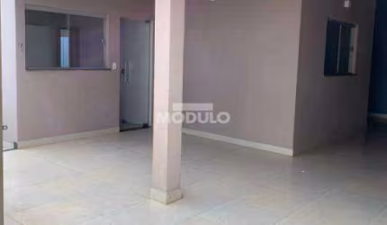 Casa residencial para locação bairro Jardim Brasilia com 3 quartos