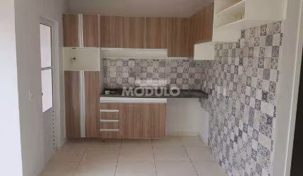 CASA DE CONDOMÍNIO à venda, 2 quartos, 2 vagas, Aclimação - Uberlândia/MG
