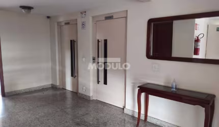 Apartamento residencial para locação, bairro Martins com 3 quartos