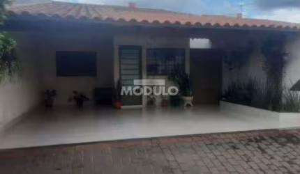 CASA DE CONDOMÍNIO à venda, 3 quartos, 1 suíte, TAIAMAN - Uberlândia/MG