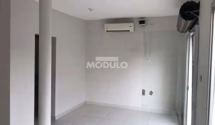 CASA COMERCIAL / RESIDENCIAL à venda, 6 quartos, 1 suíte, 1 vaga, Planalto - Uberlândia/MG