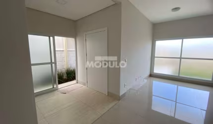 CASA DE CONDOMÍNIO à venda, 3 quartos, 1 suíte, 2 vagas, Laranjeiras - Uberlândia/MG